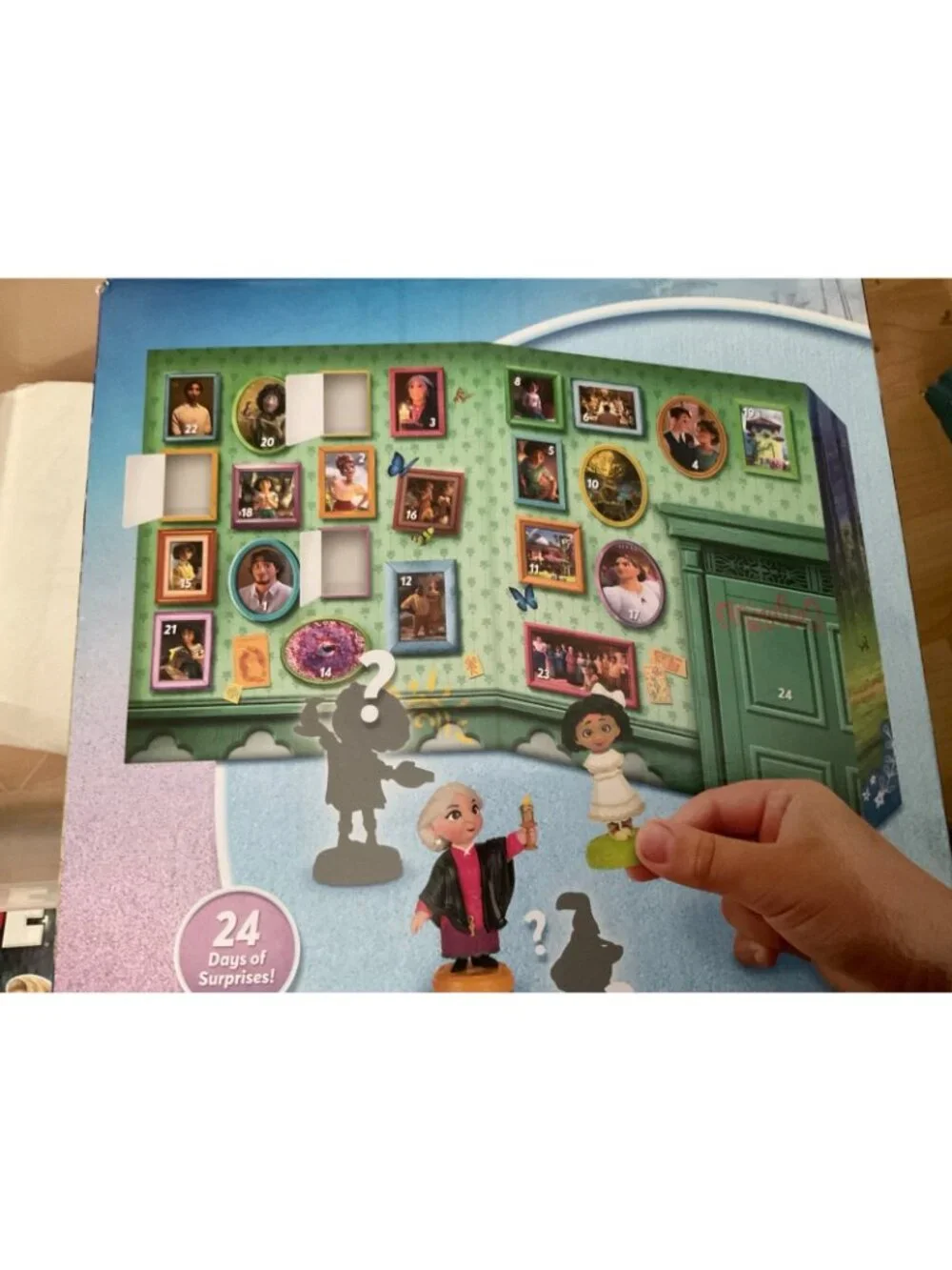 Disney ENCANTO ADVENT CALENDAR 24 Madrigal Family Surprises 14 FIGURINES new box